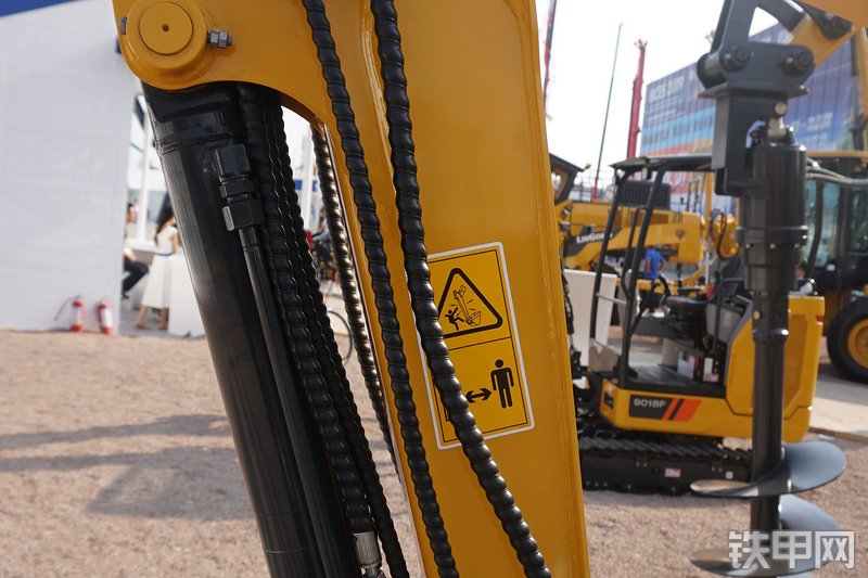 柳工CLG9025FZTS挖掘机局部