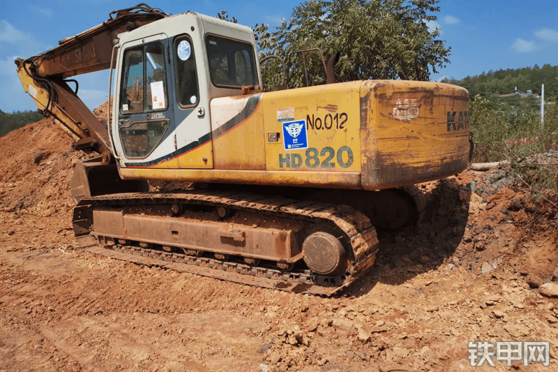加藤hd8202履带式挖掘机