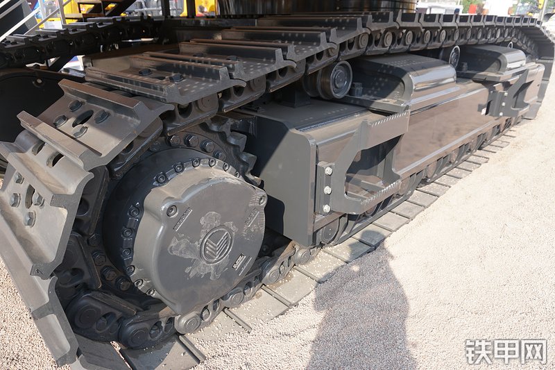 柳工CLG990F挖掘机局部