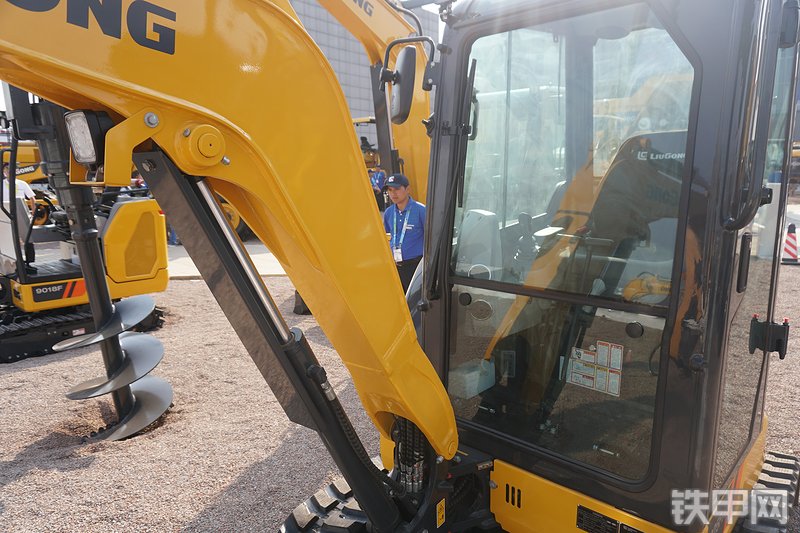 柳工CLG9025FZTS挖掘机局部