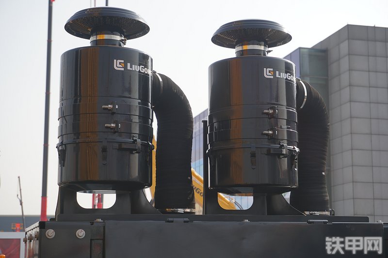 柳工CLG990F挖掘机局部