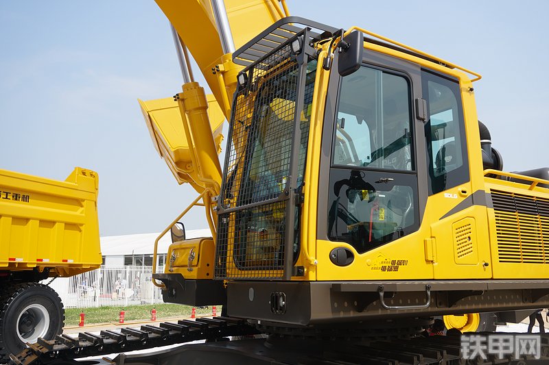 山东临工E6500F挖掘机局部