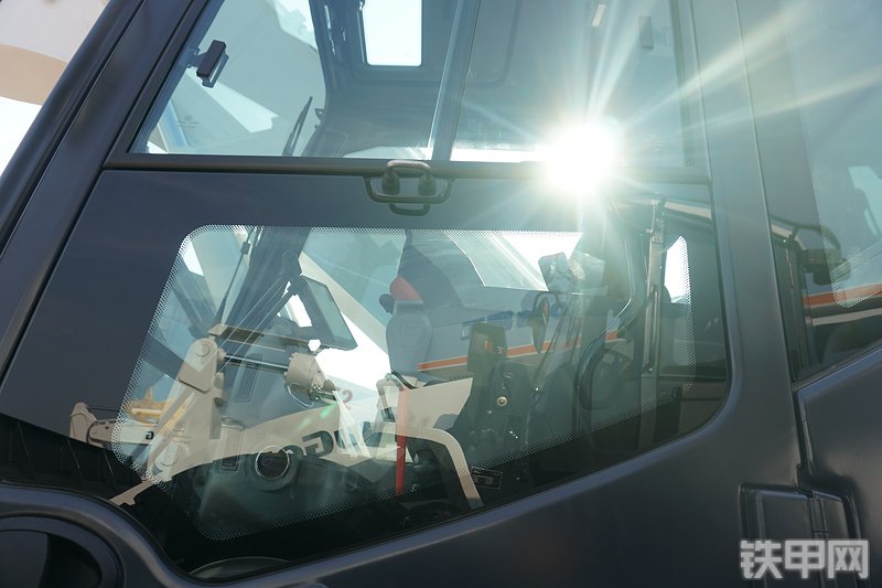 柳工CLG922F-EV挖掘机局部