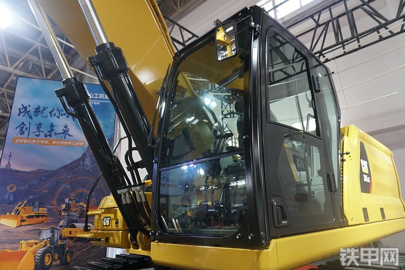 卡特彼勒新一代CAT®345 GC 液压挖掘机局部