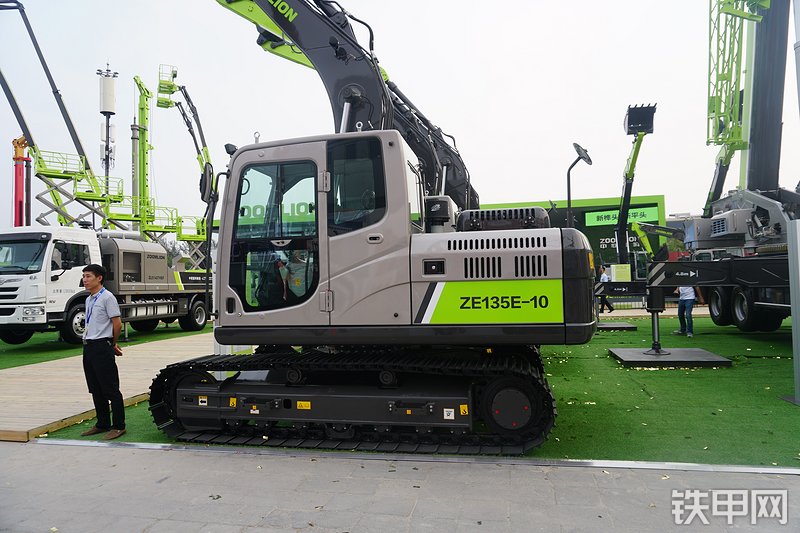 中联重科ze135e-10挖掘机