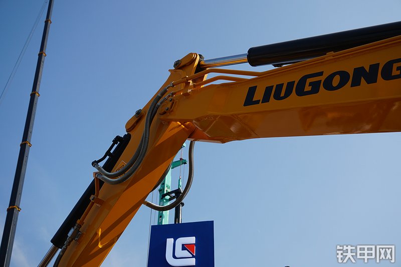 柳工CLG906F挖掘机局部