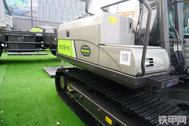 中联重科ZE155E-10挖掘机局部