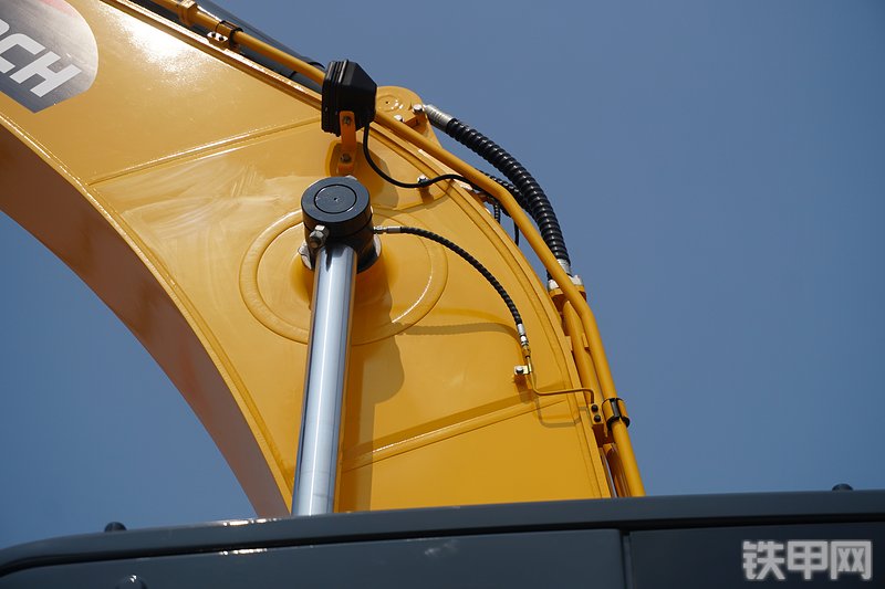 国机重工GE330H挖掘机局部