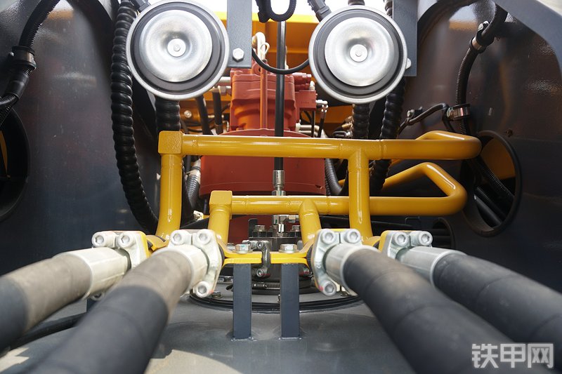 国机重工GE330H挖掘机局部