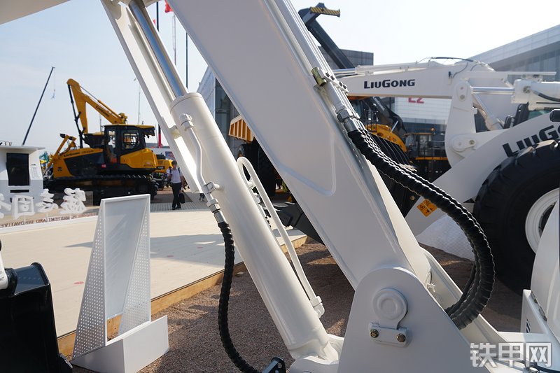 柳工CLG906E-EV挖掘机局部