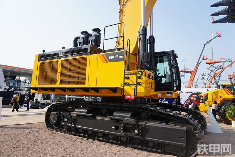 柳工CLG990F挖掘机局部