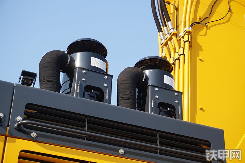 柳工CLG990F挖掘机局部