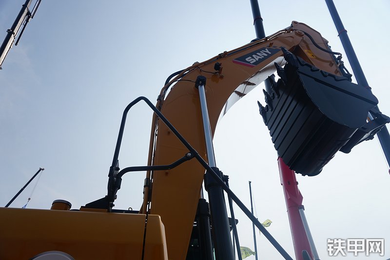 三一重工SY375H挖掘机局部