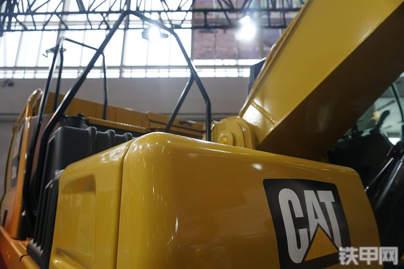 卡特彼勒新一代cat330gc液压挖掘机