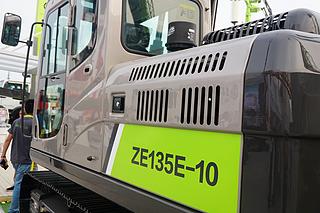 中联重科ZE135E-10挖掘机局部