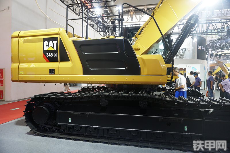 卡特彼勒新一代CAT®345 GC 液压挖掘机整机外观