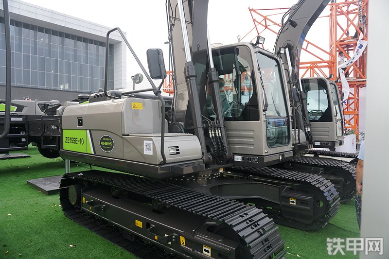 中联重科ZE155E-10挖掘机局部