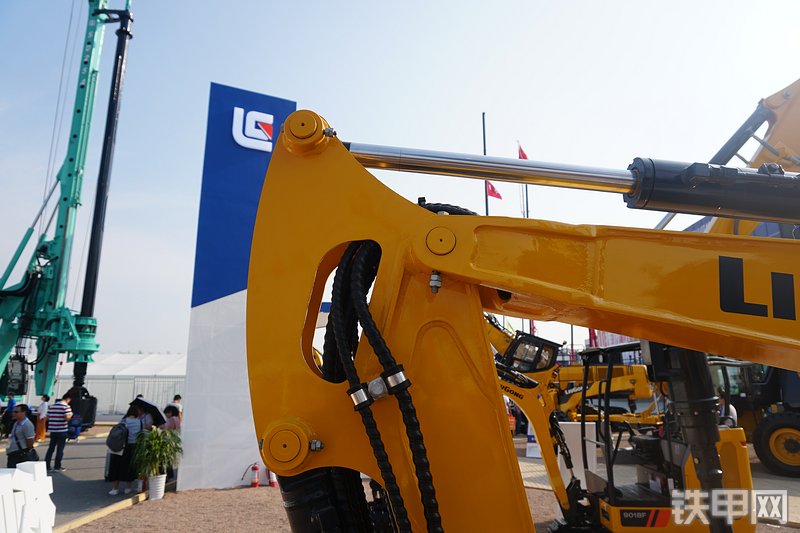 柳工CLG9025FZTS挖掘机局部