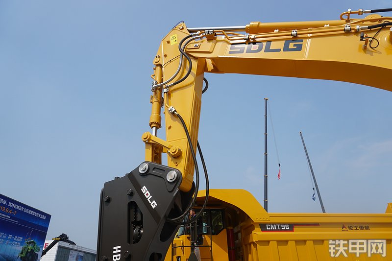 山东临工E6500F挖掘机局部