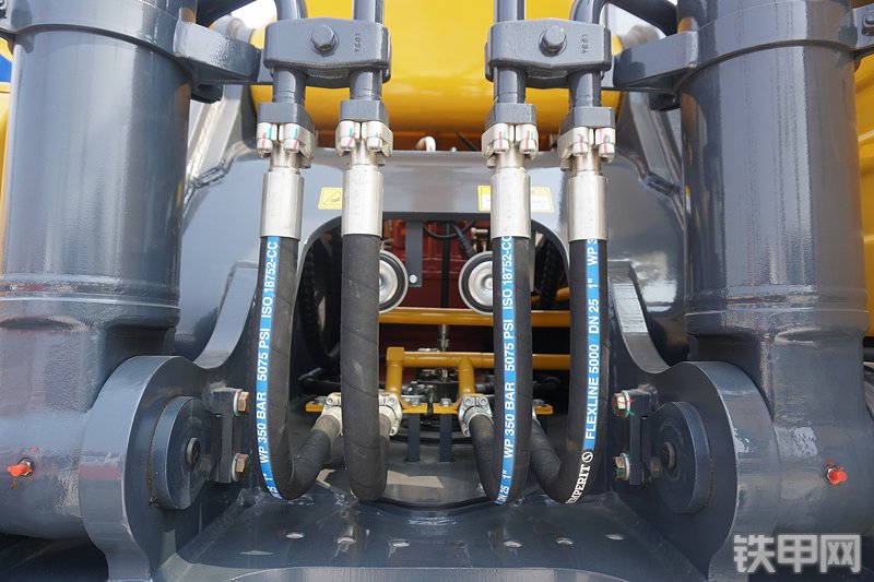 国机重工GE330H挖掘机局部