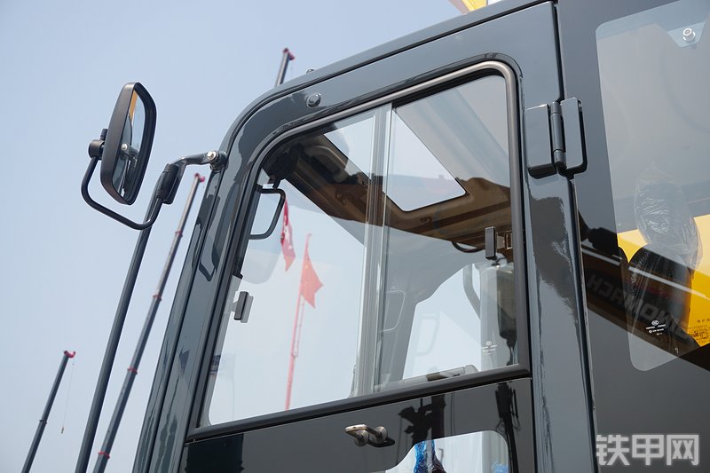 国机重工GE330H挖掘机局部