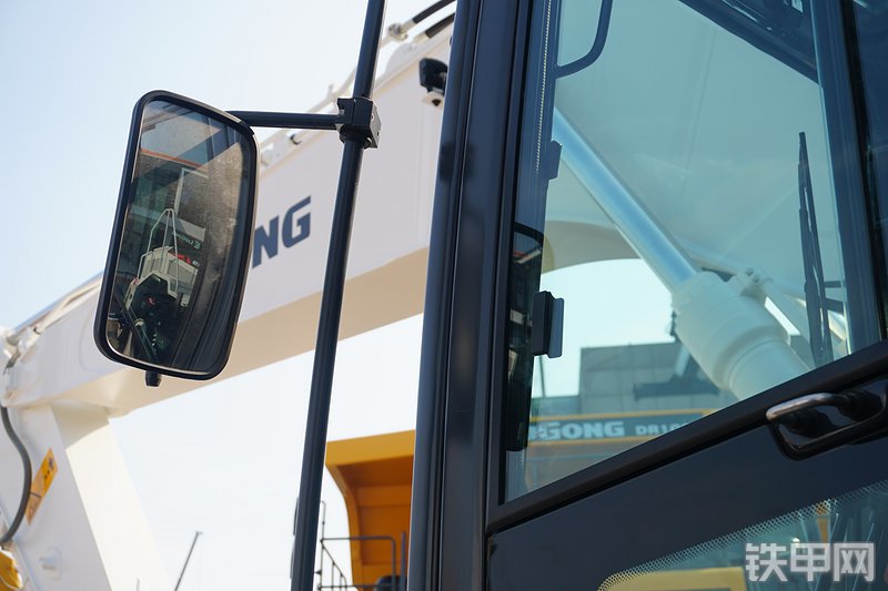 柳工CLG922F-EV挖掘机局部