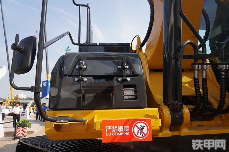 柳工CLG936F挖掘机局部