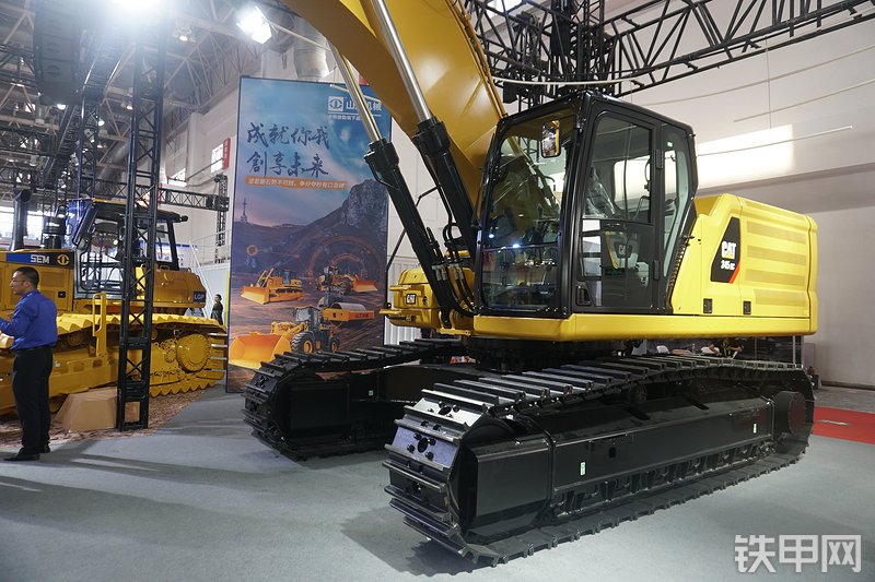 卡特彼勒新一代CAT®345 GC 液压挖掘机整机外观