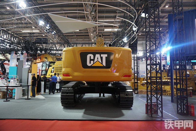 卡特彼勒新一代CAT®345 GC 液压挖掘机整机外观