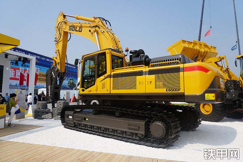 山东临工E6500F挖掘机整机外观