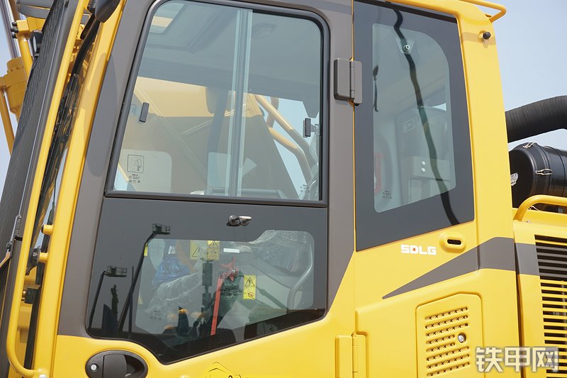 山东临工E6500F挖掘机局部