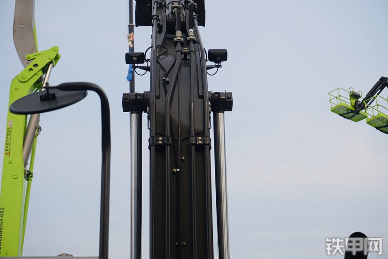 中联重科ZE205E-10挖掘机局部