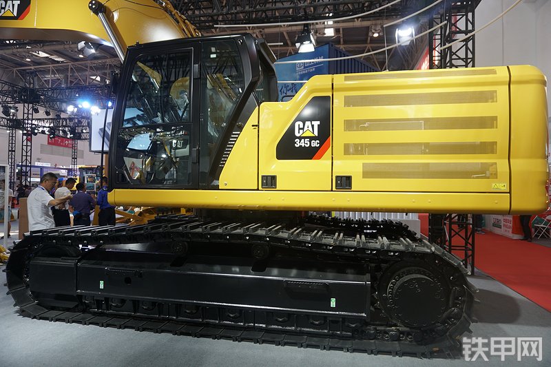 卡特彼勒新一代CAT®345 GC 液压挖掘机整机外观