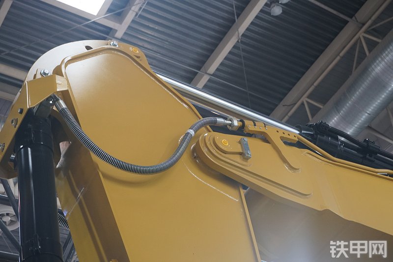 卡特彼勒新一代CAT®345 GC 液压挖掘机局部