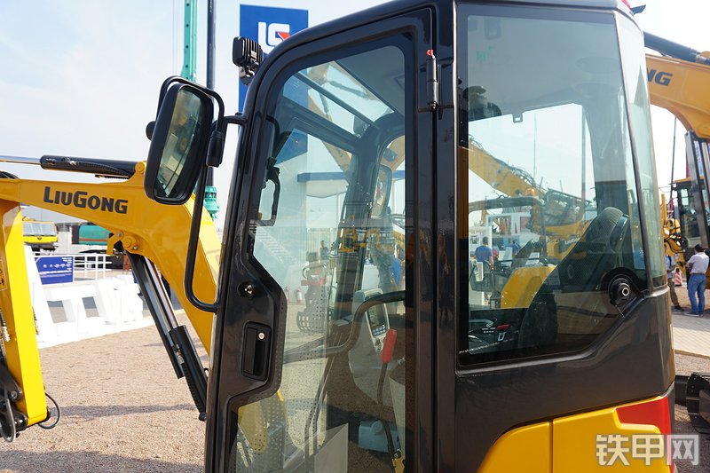 柳工CLG9025FZTS挖掘机局部