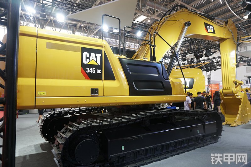 卡特彼勒新一代CAT®345 GC 液压挖掘机整机外观
