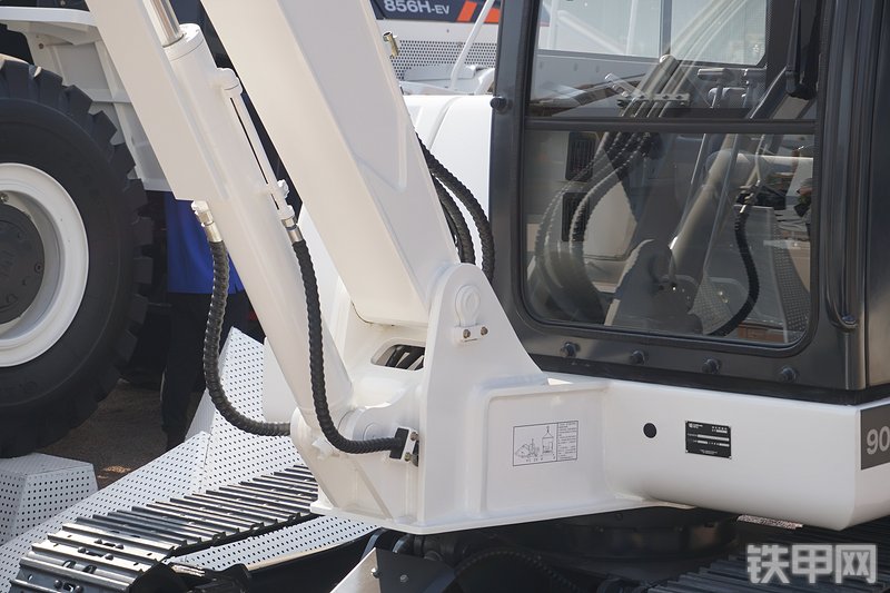 柳工CLG906E-EV挖掘机局部