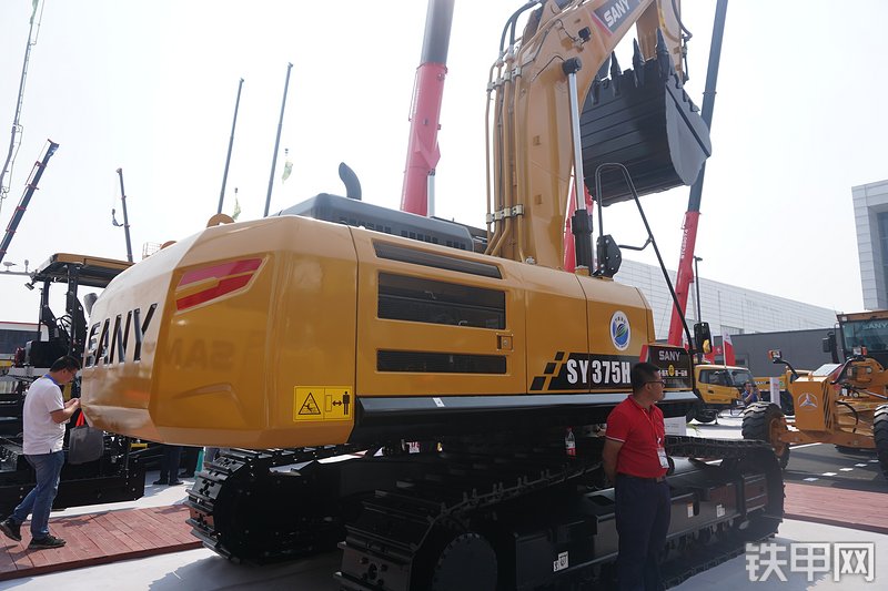 三一重工SY375H挖掘机整机外观