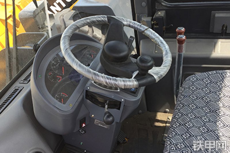 山推L36-C3 SG（沙石版）装载机局部