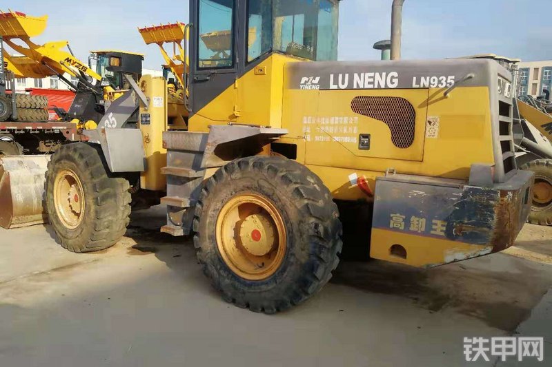 泰安鲁能ln935轮式装载机