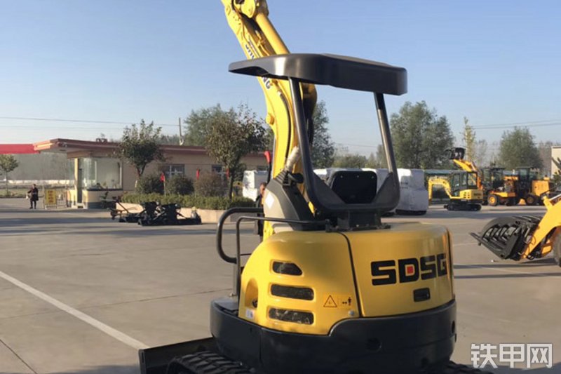 沭工SG8035挖掘机整机外观