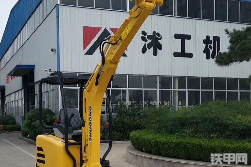 沭工SG8018U挖掘机整机外观