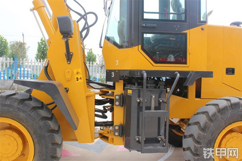 沭工ZL928D装载机整机外观