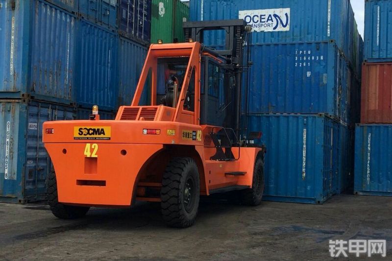 华南重工HNF-280叉车整机外观