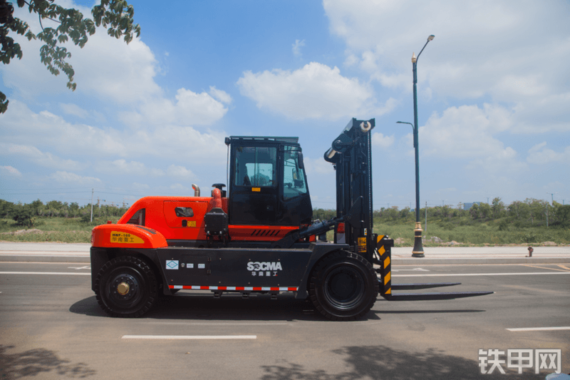 华南重工HNF-160LNG叉车整机外观