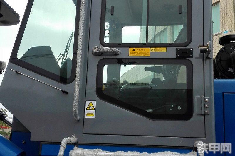 华南重工HNF-200叉车局部