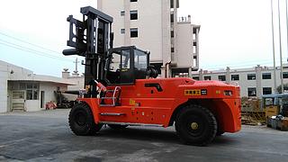 华南重工 HNF-300 叉车