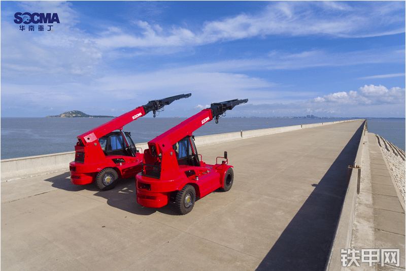 华南重工HNT-110伸缩臂叉车整机外观