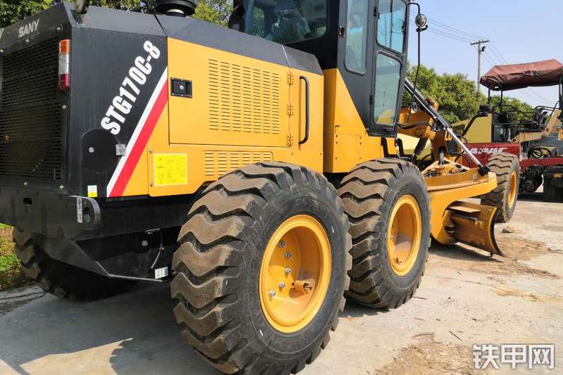 三一重工STG170C-8平地机整机外观