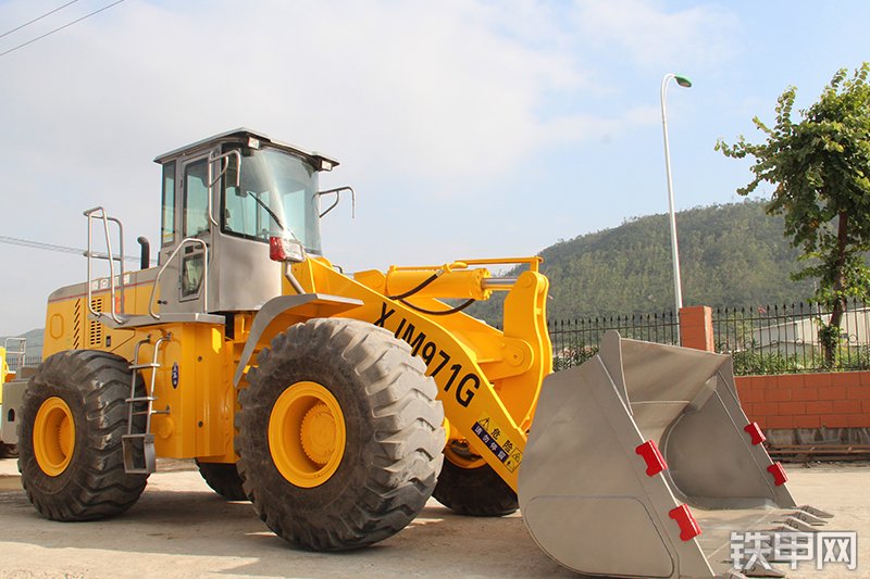 厦金机械XJM971G装载机整机外观